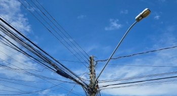 Prefeitura de Goiânia reforça ações para organizar fios soltos nos postes